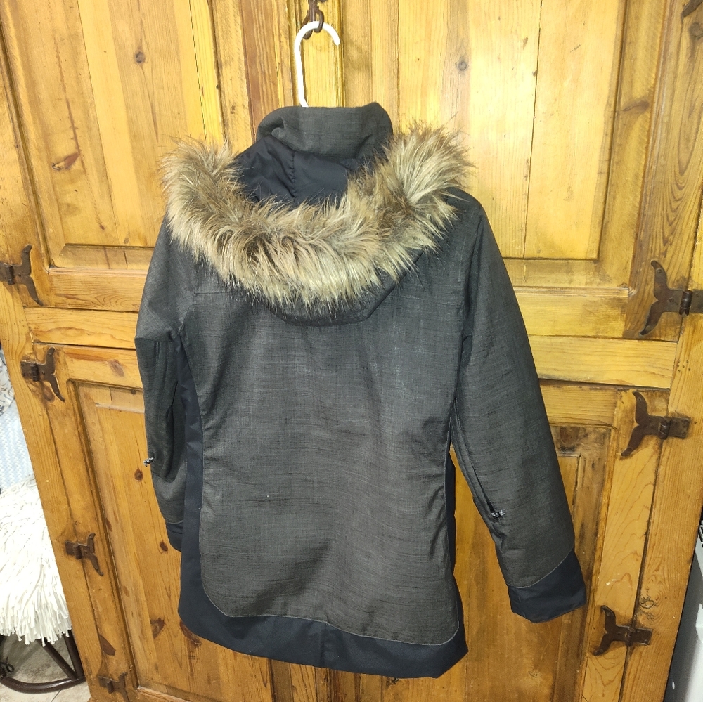 Burton Gray Ski Jacket with Fur Trim Hood and Water-Resistant Fabric